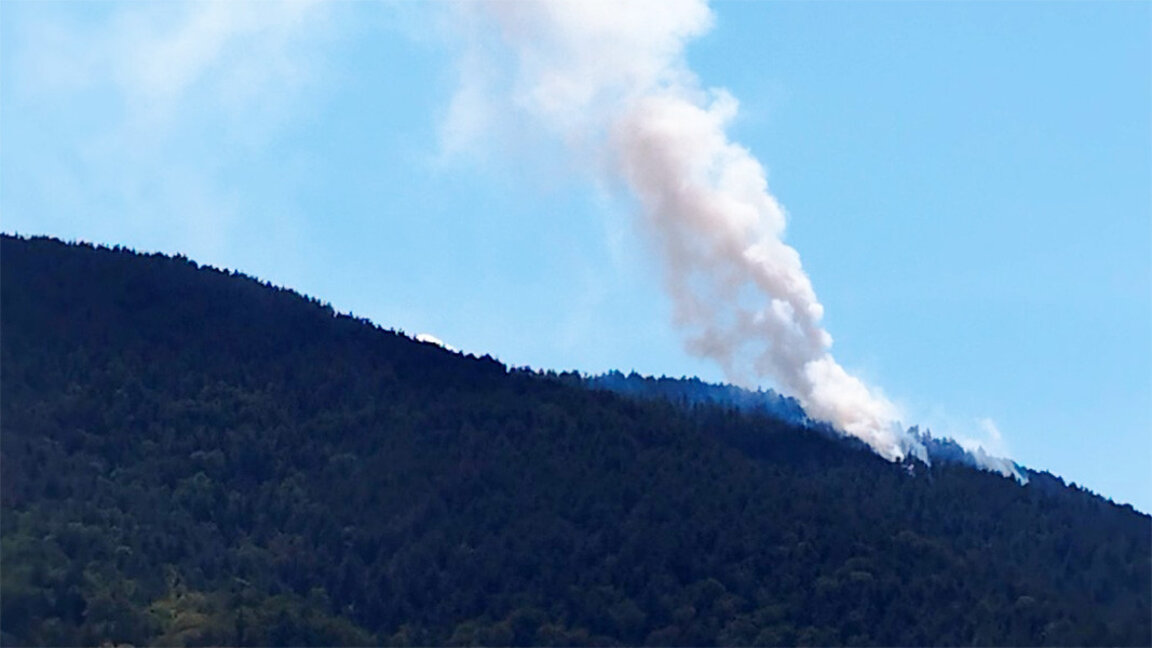 Incendies : La montagne Slavyanka toujours en proie aux flammes...