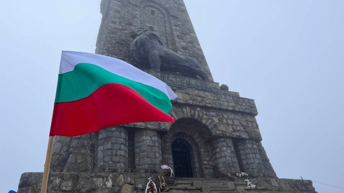Пренасочват трафика заради честванията на връх Шипка