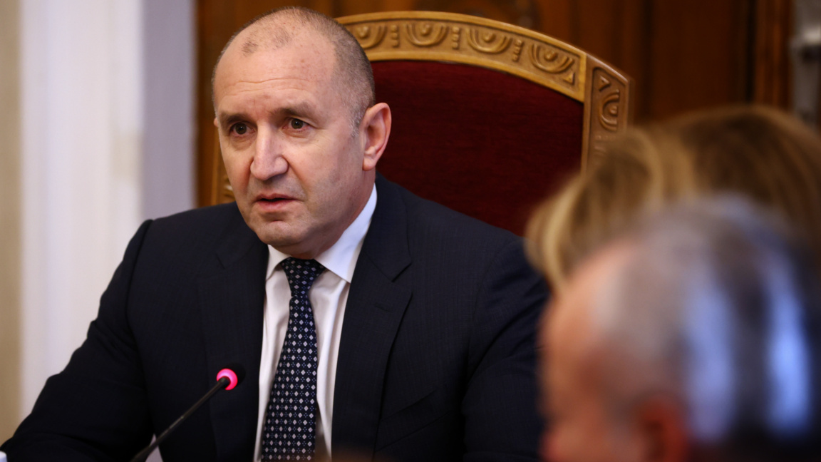 Президентът връчва първия мандат за съставяне на правителство след Нова година 