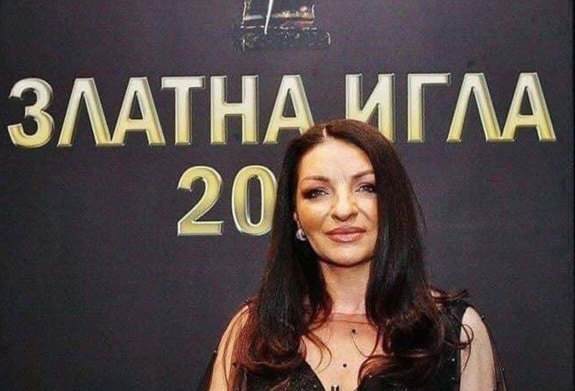 Поли Кинова
