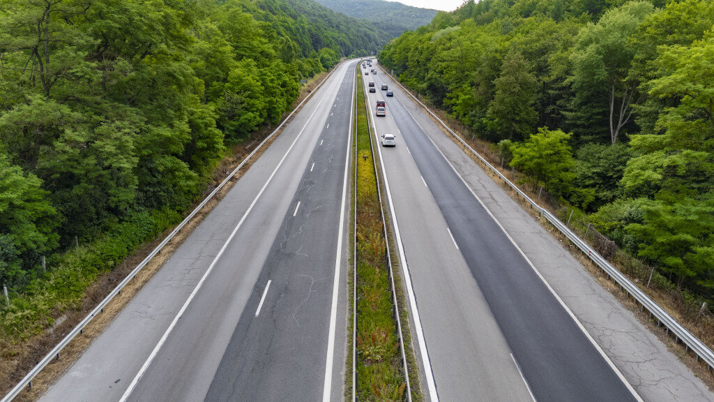 Обнародваха промените в Закона за движение по пътищата, влизат в сила след месец