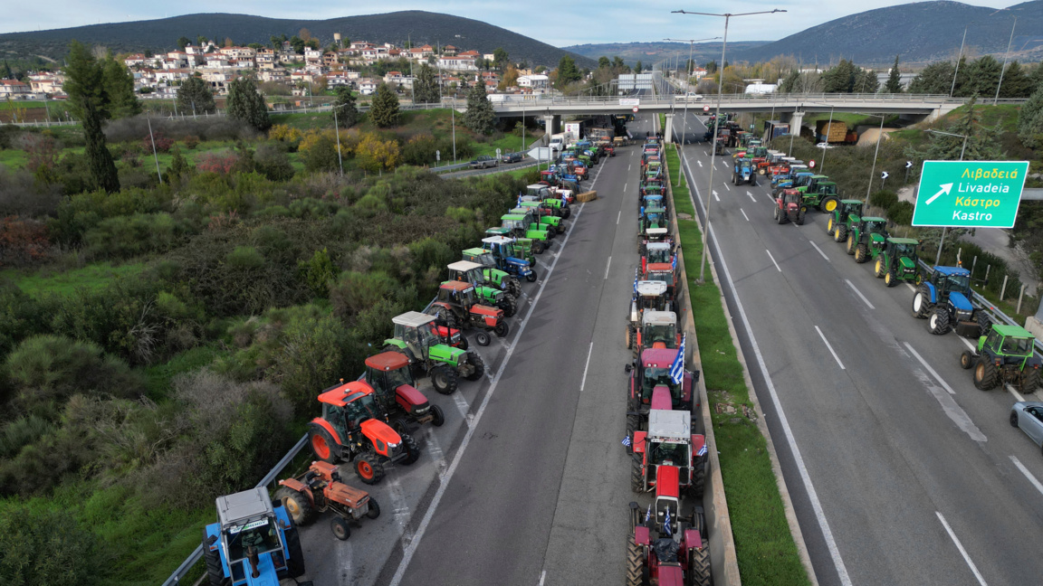 Гръцките фермери отказаха среща с премиера и продължават протестите
