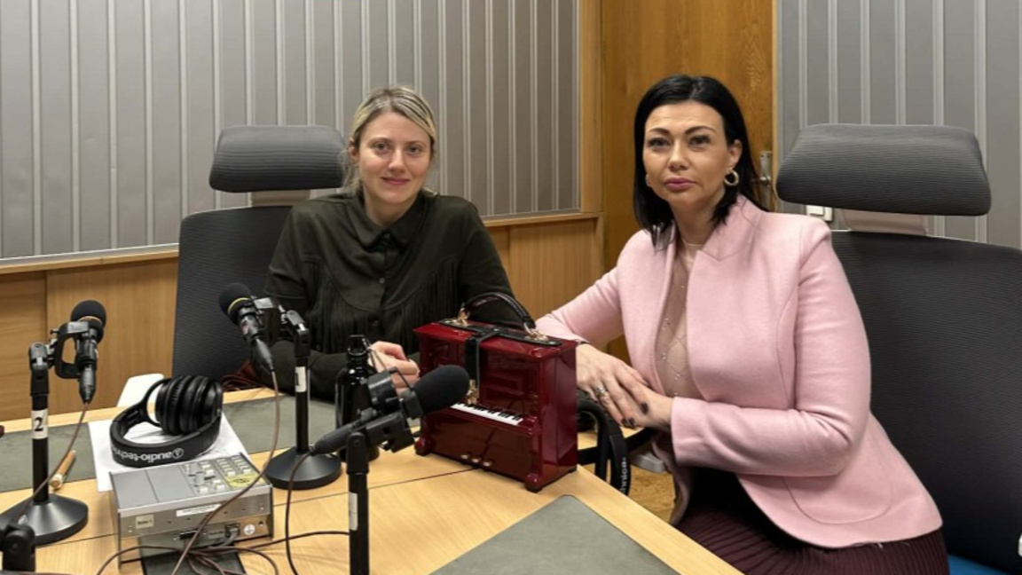 Ралица Евтимова и водещата на предаването "Нашият ден"