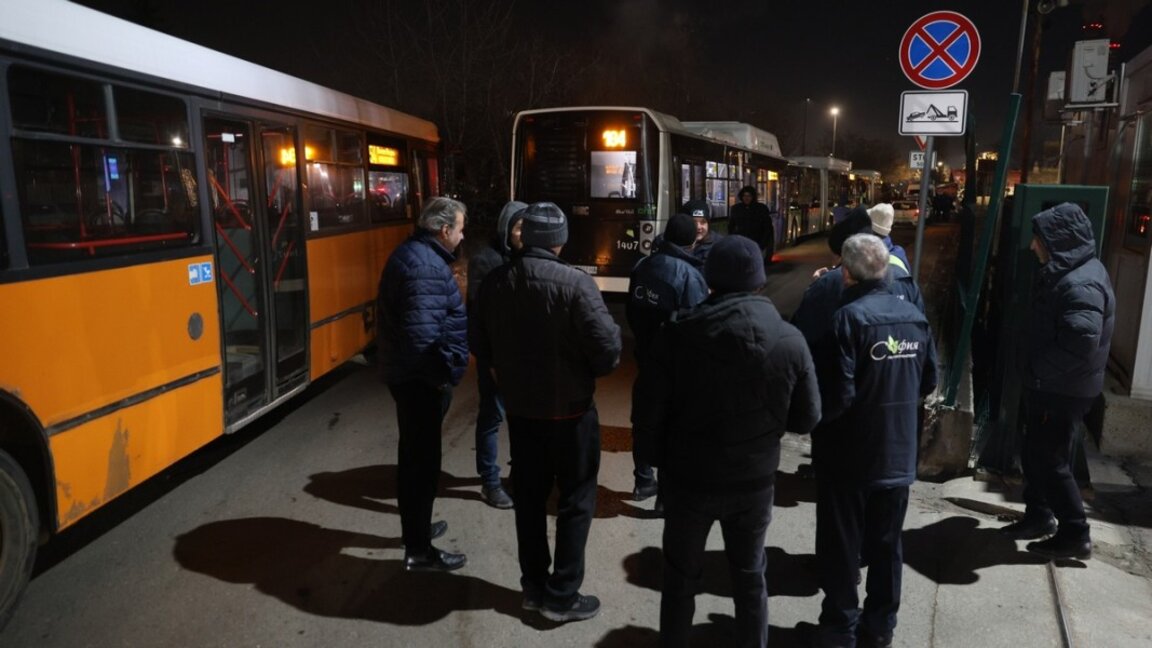 Спряха протестно 26 линии на градския транспорт в София