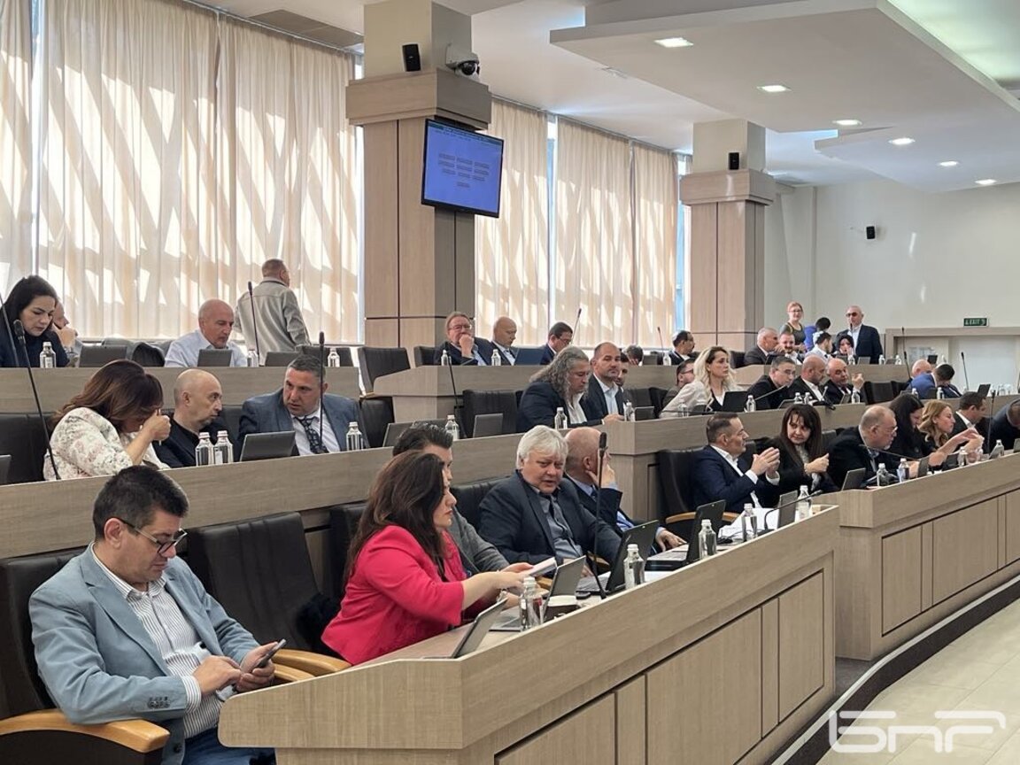 Нов гробищен парк ще се обособи в "Меден рудник"