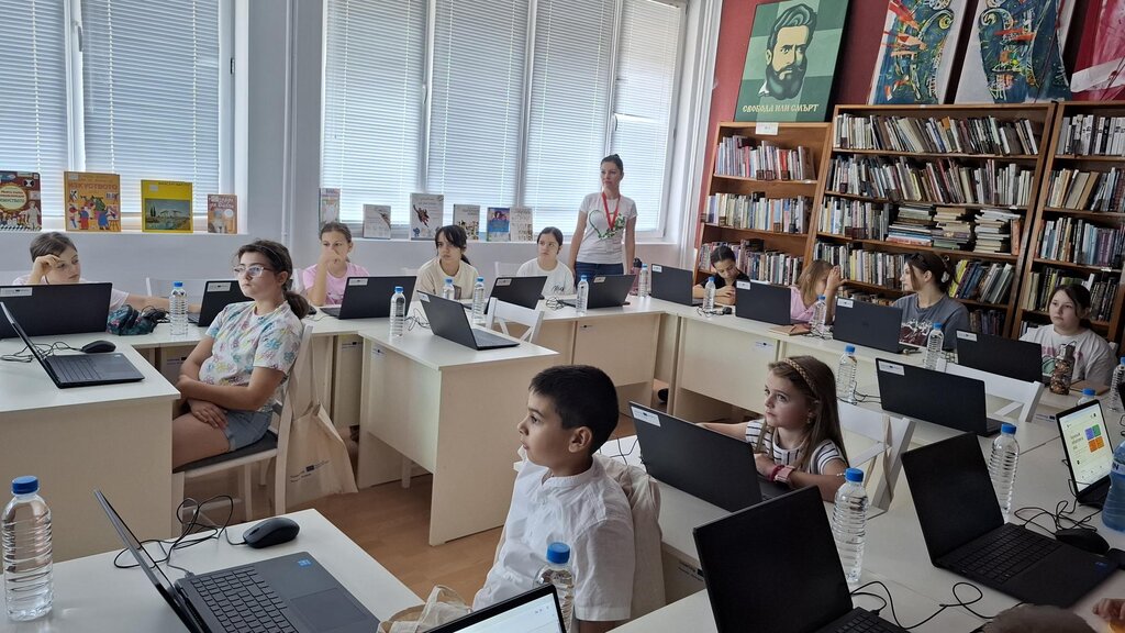 Във Враца организират творческа академия с изкуствен интелект за деца