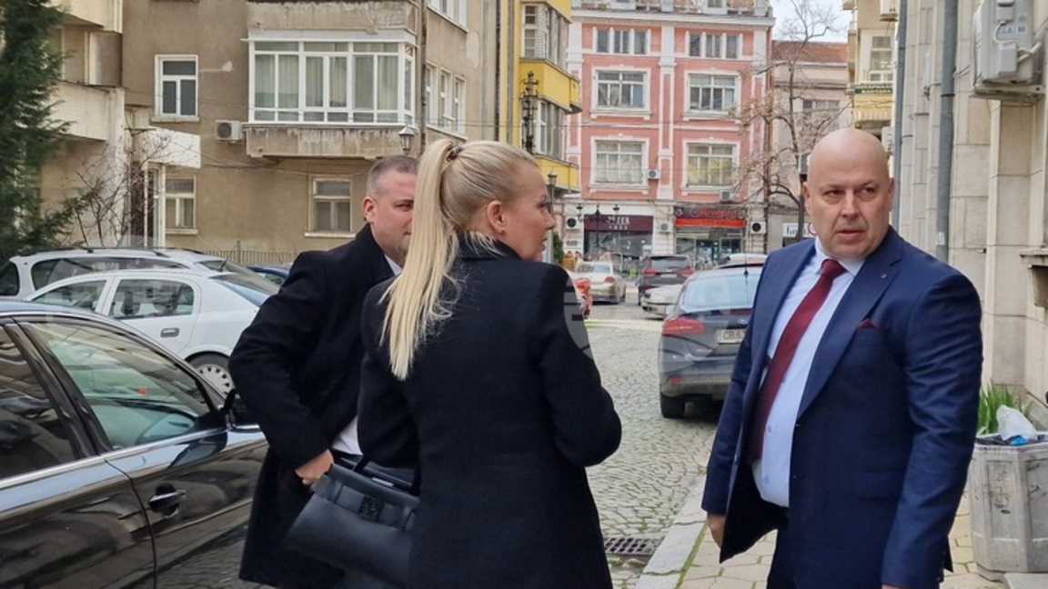 Протестът срещу Васил Костадинов отива в столицата