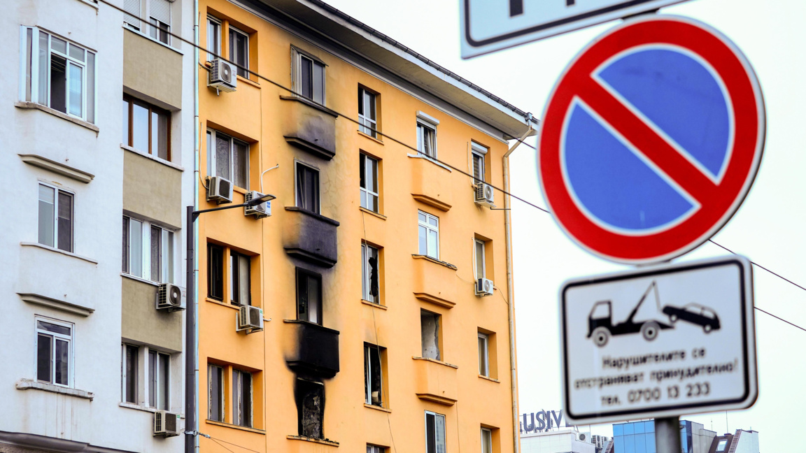 Две деца са с опасност за живота след пожара в София