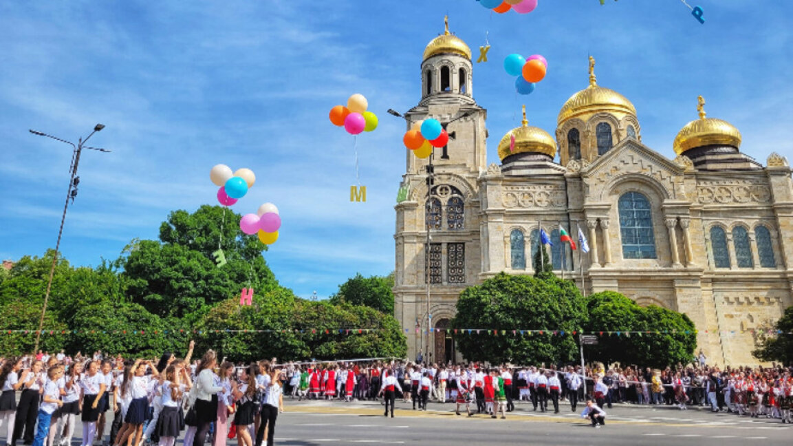 Ülke genelinde 24 Mayıs Bayramı kutlamaları ve geçit törenleri