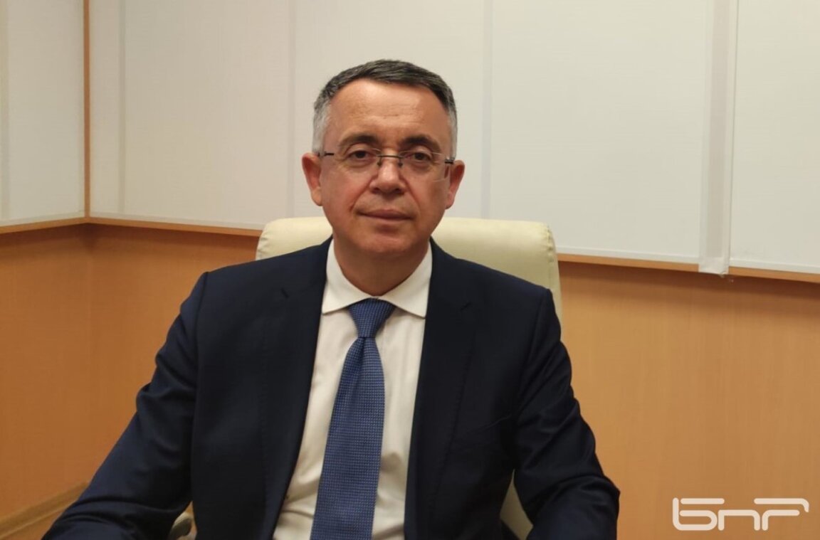 Хасан Азис: Пред сарая на Доган сме, за да го защитим