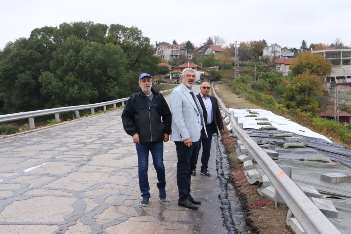 Удължават бедственото положение в Николово и Мартен