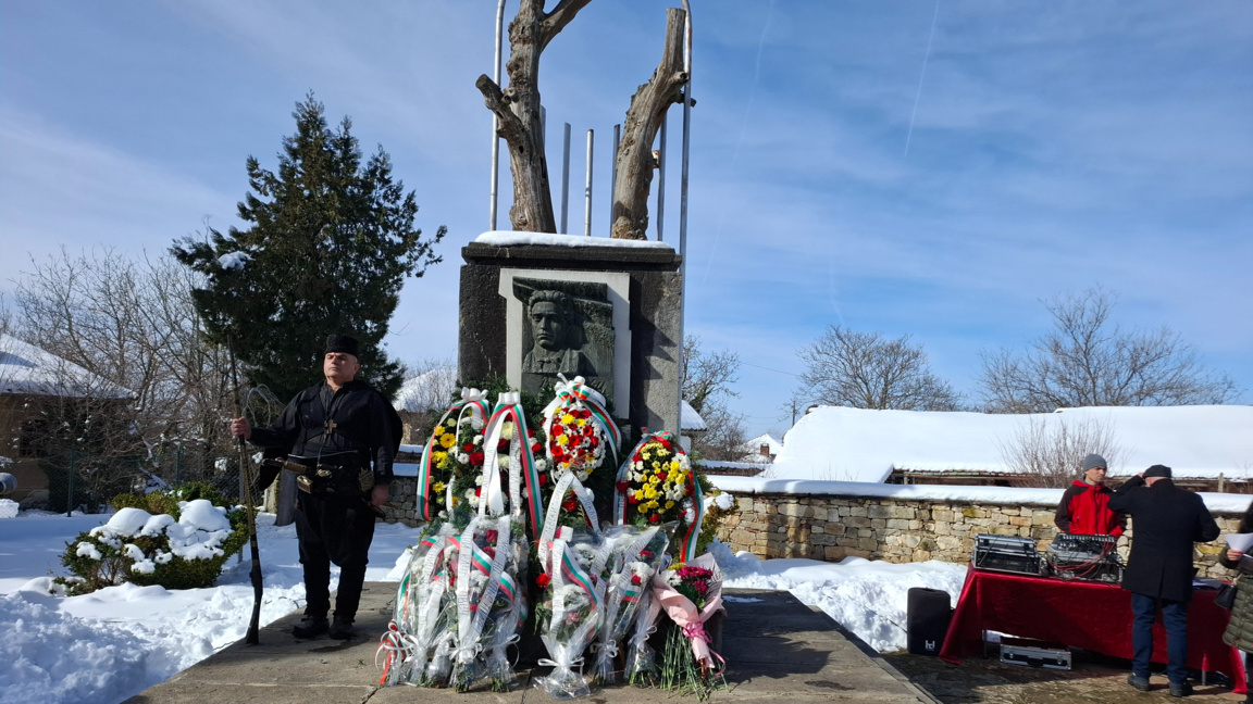 Почетоха паметта на Левски с поклонение в Къкринското ханче