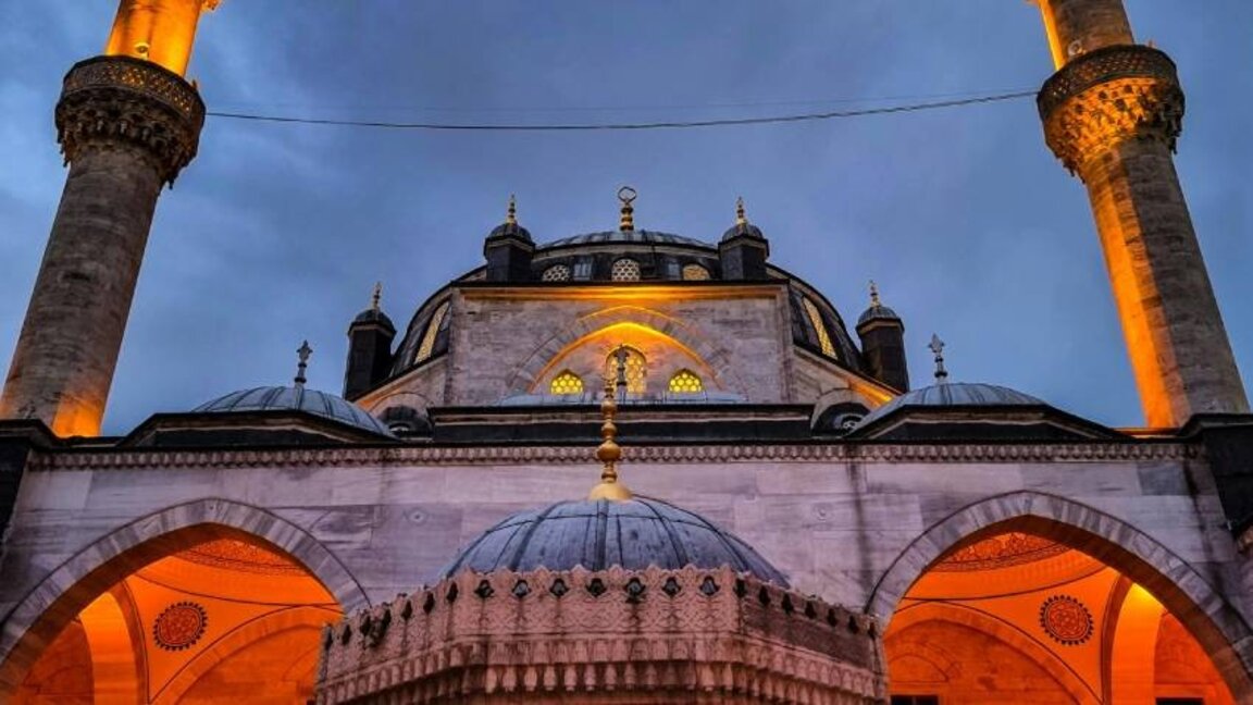 Cuma öğleden sonra