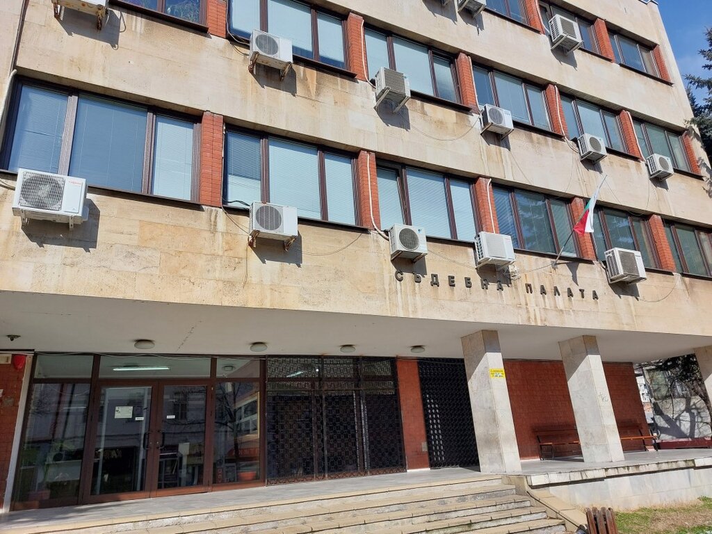 Осъдиха мъж за кражби от черкви и манастири