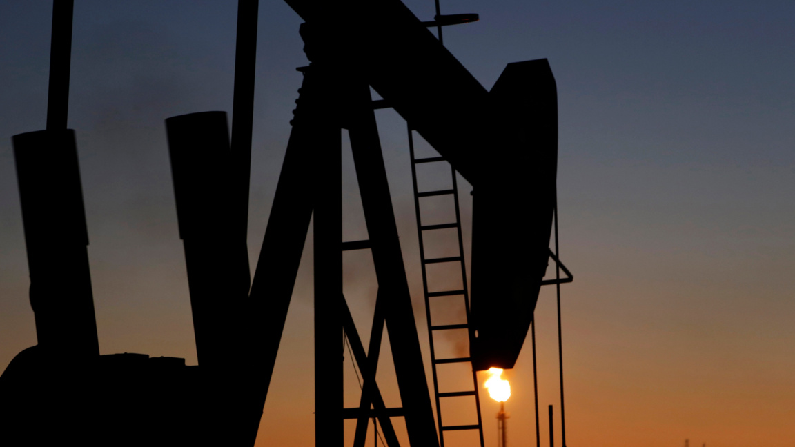 Цена на петрола под 100$ и съобщения за още преговори 