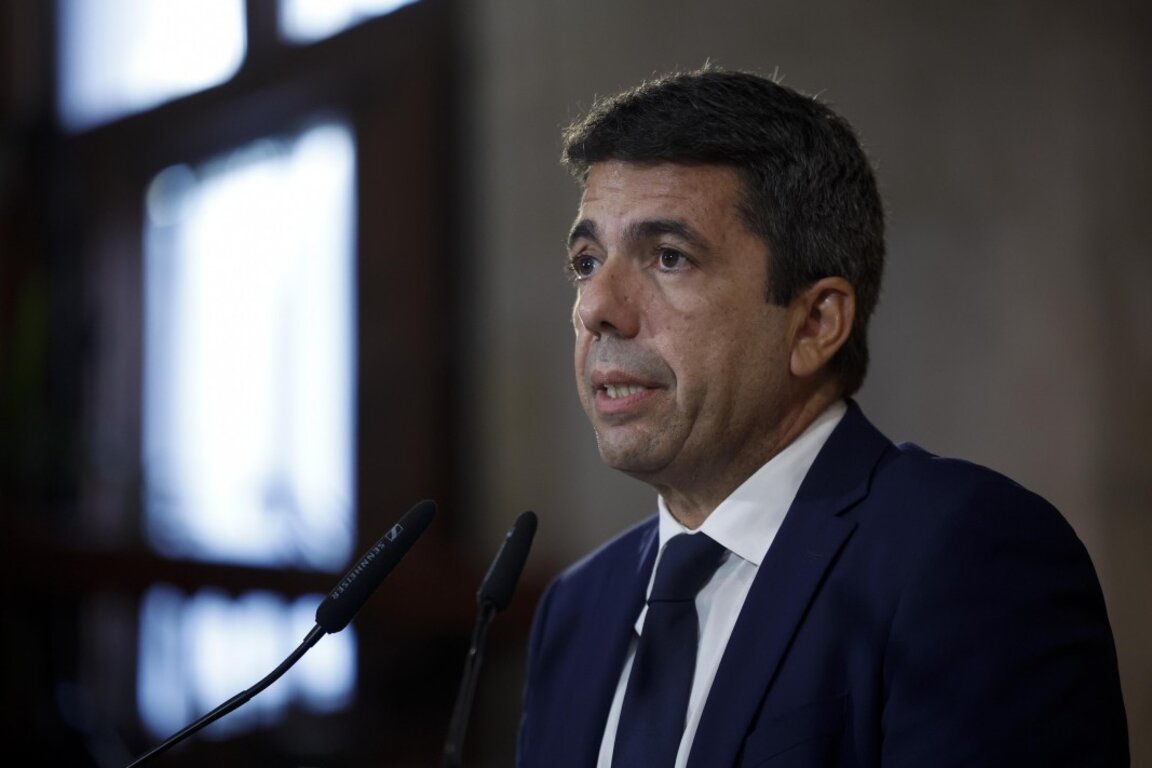 Карлос Масон подава оставката си, 3 ноември 2025 г.