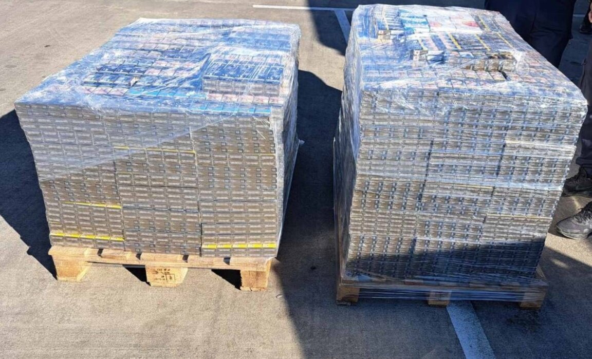 Над 10 хиляди кутии контрабандни цигари задържаха на МП Капитан Андреево