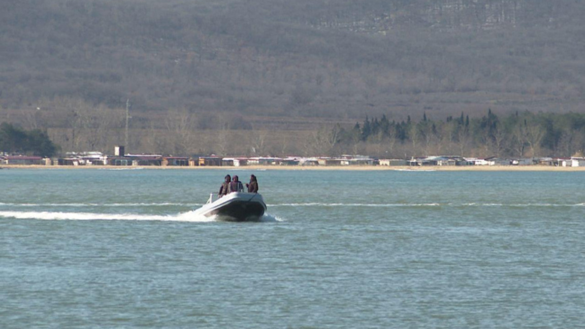 Продължава огледът на потъналия кораб край Маслен нос