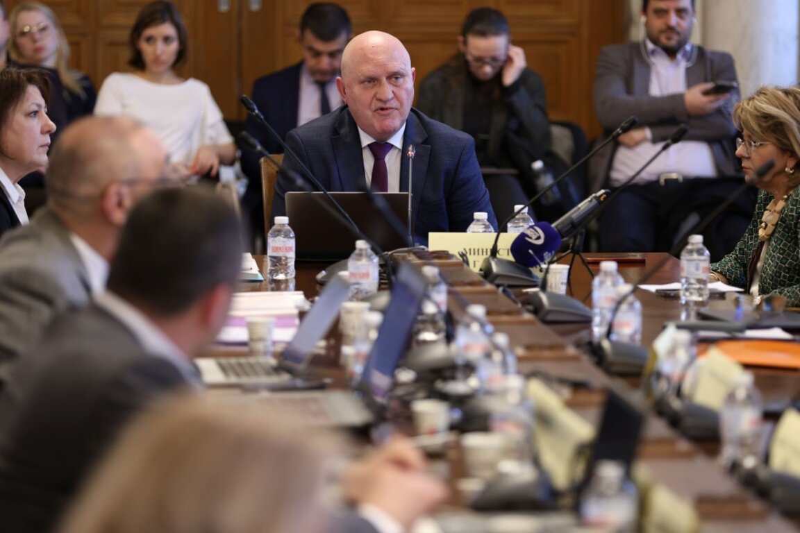 Миинстърът на образованието Галин Цоков в Народното събрание - 7 февруари 2024