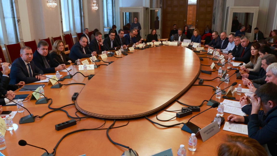 Les députés examinent le prolongement du Budget 2025 en 2026