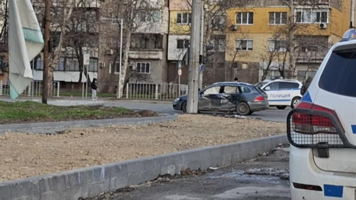 Полицейски автомобил предизвика катастрофа във Видин