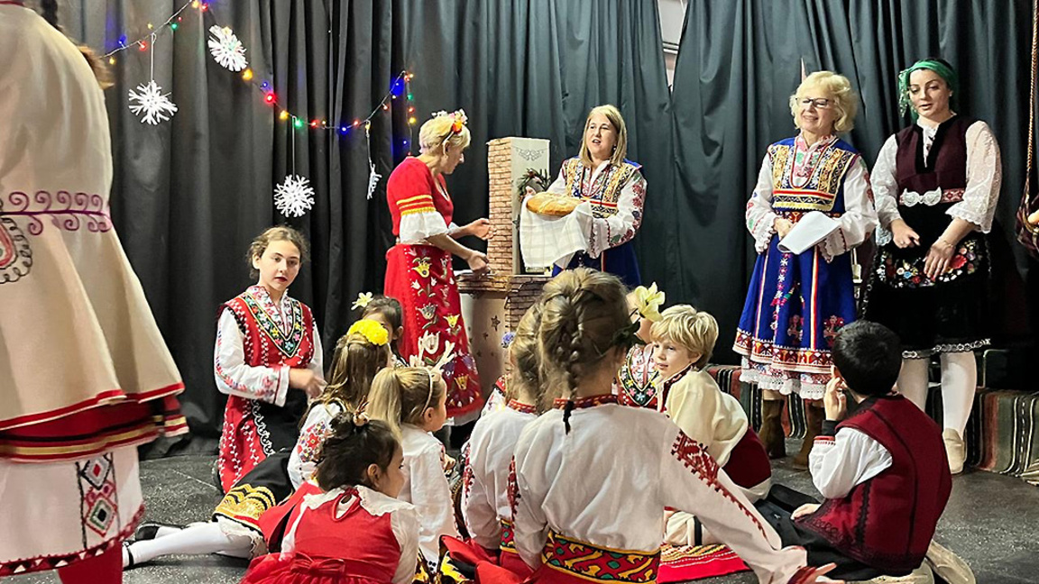 Българските коледни традиции оживяха в Мостолес, Испания