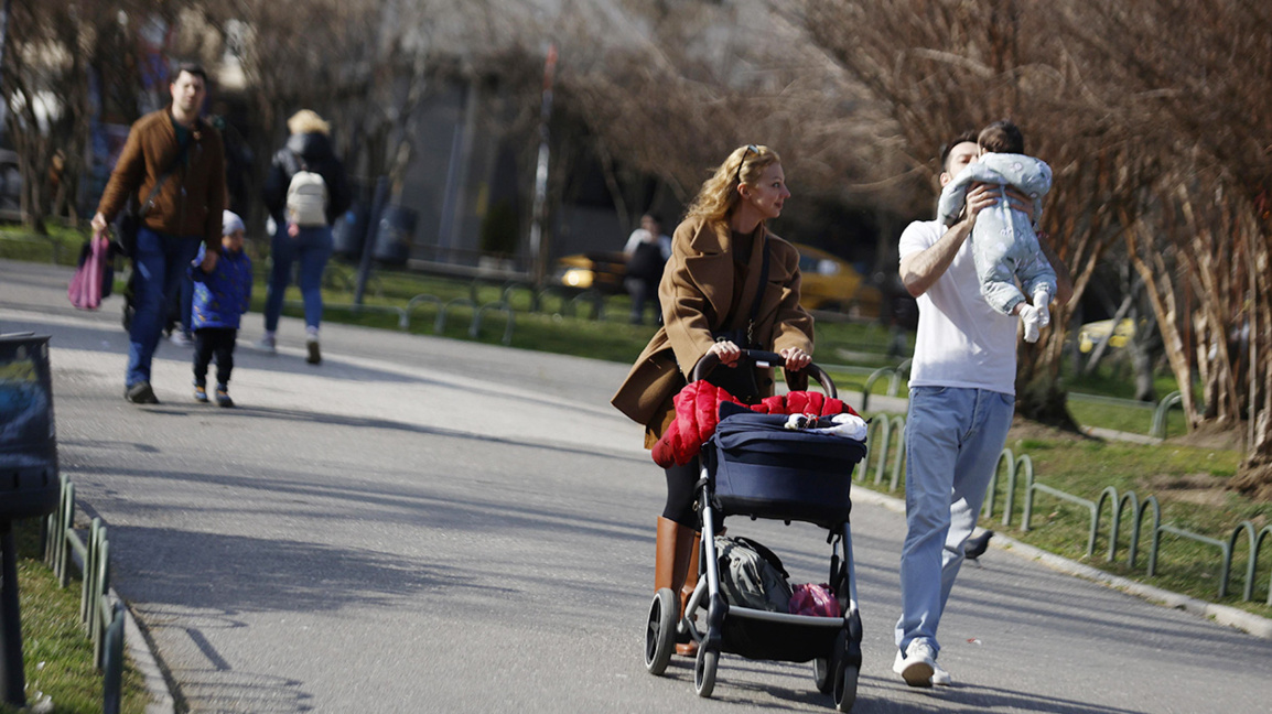 Слънчев и топъл край на работната седмица