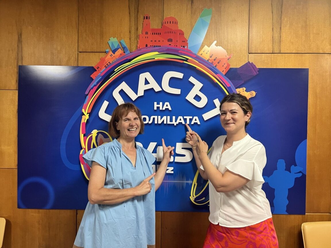 Весела Герчева и Юлияна Дечева, които представиха новата обучителна програма към НБУ