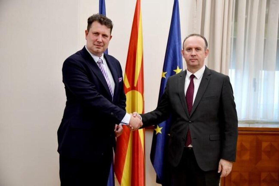 Председателят на македонския парламент прие новия български посланик в Скопие