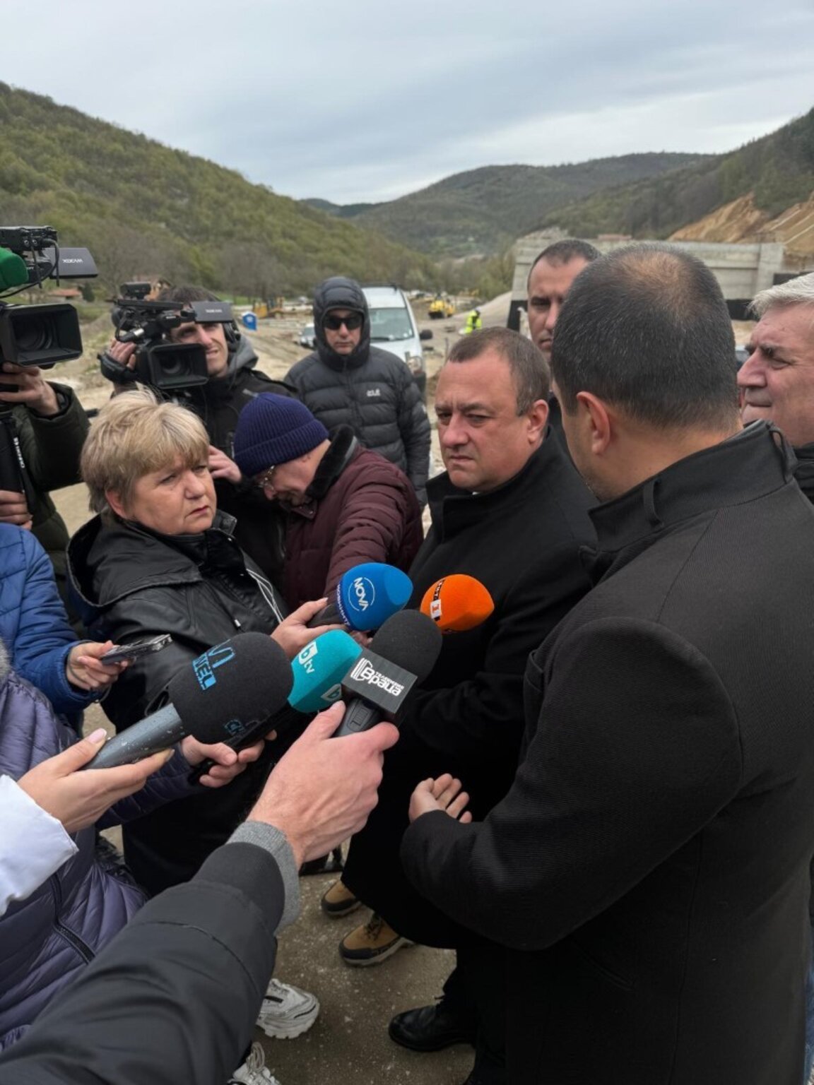 Регионалният министър Иван Иванов при проверката на пътя Мездра-Ботевград