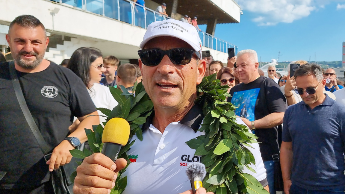 Varna recibió al navegante Pavlin Nadvorni después de su vuelta al mundo  
