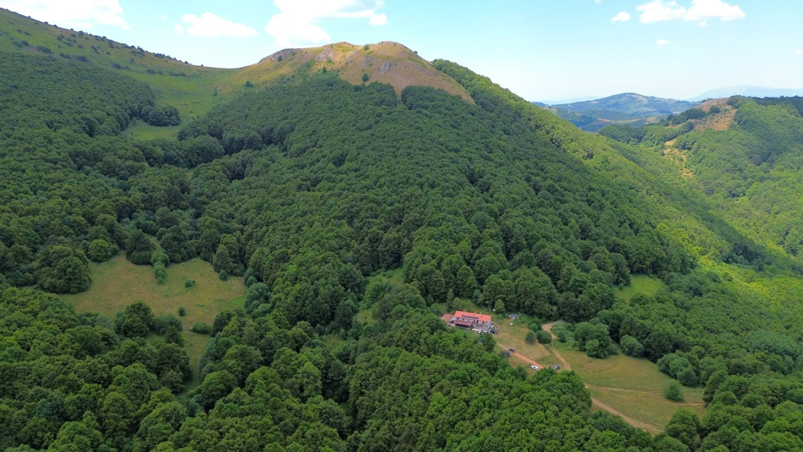 Туристи от България и Сърбия изкачват връх Руй