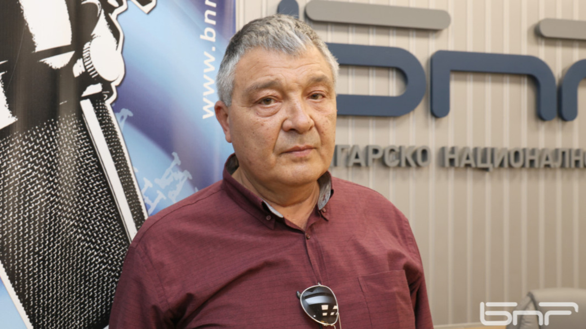 Николай Свинаров