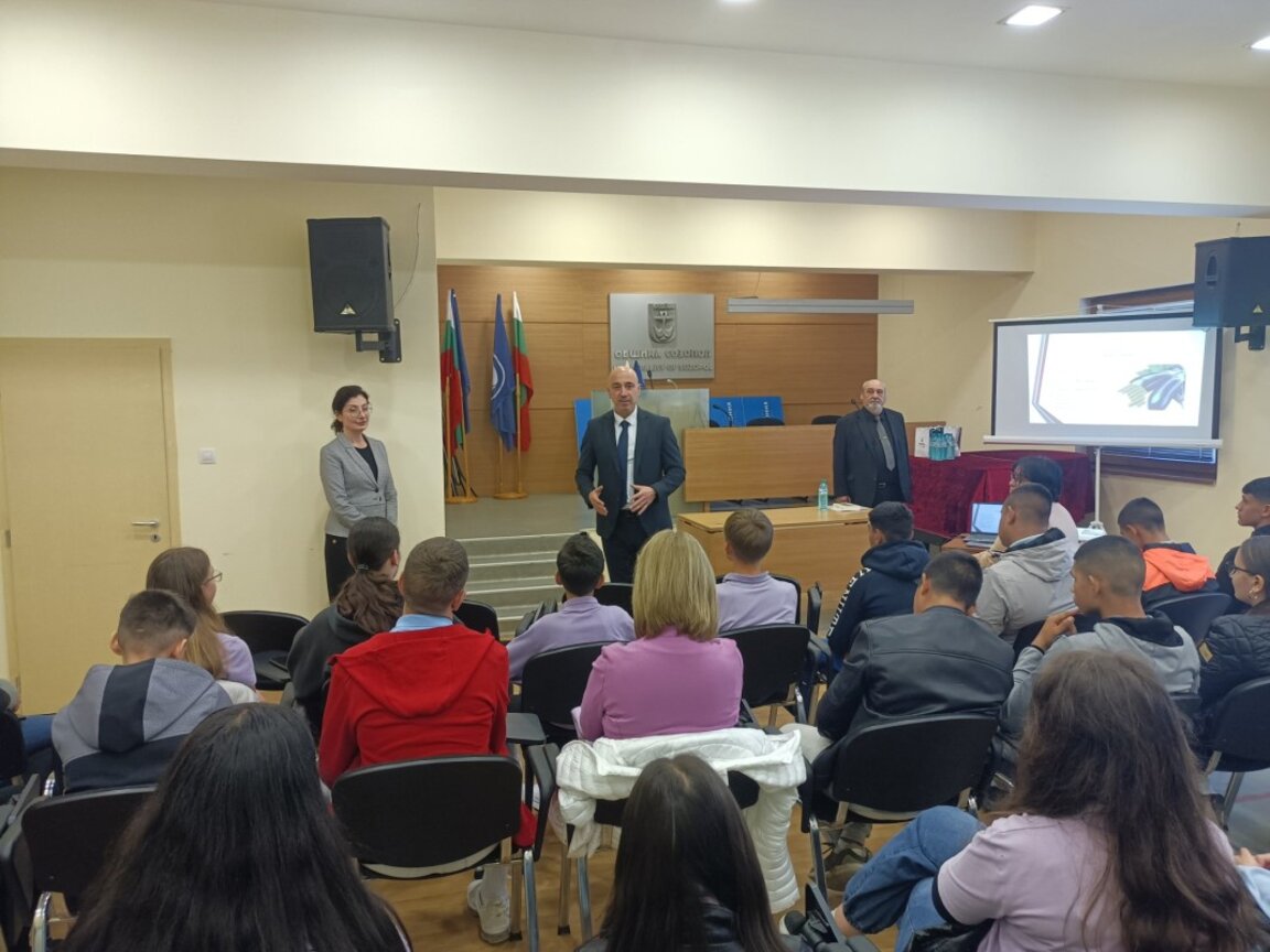 Апелативна прокуратура с лекция пред ученици в Созопол за вредата от наркотиците