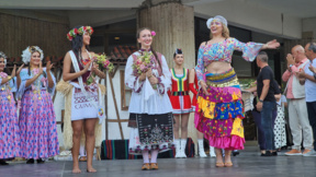 Elif Akbulut,  24. Razgrad Yoğurt Festivali’nin Kraliçesi seçildi