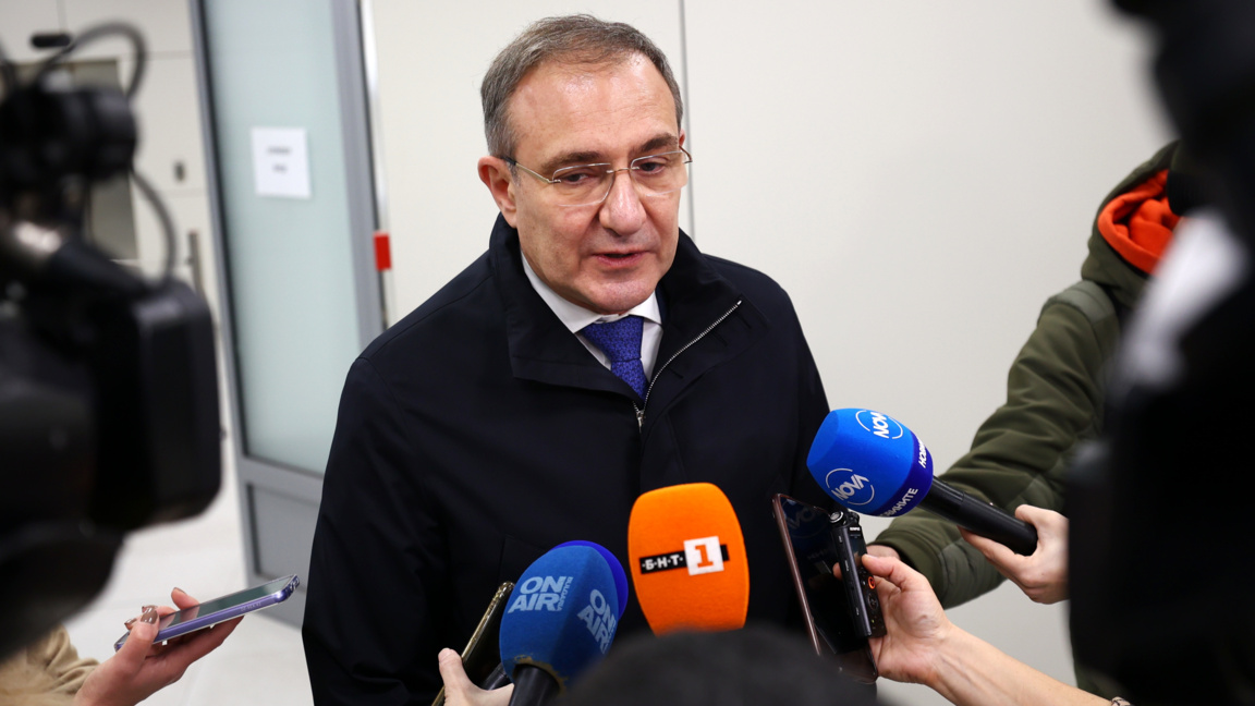 Министърът на труда и социалната политика Борислав Гуцанов преди заседанието на Надзорния съвет на НОИ за проектобюджета на общественото осигуряване.