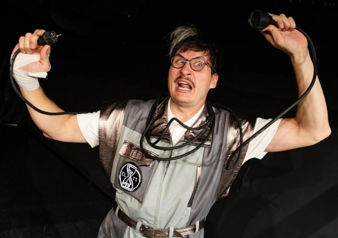 "Бушон за смяна" в Сатиричния театър