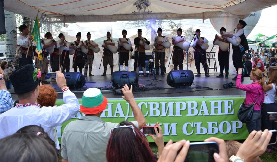 Гайдарско надсвирване в село Гела 2014 година, Снимка Петя Генова