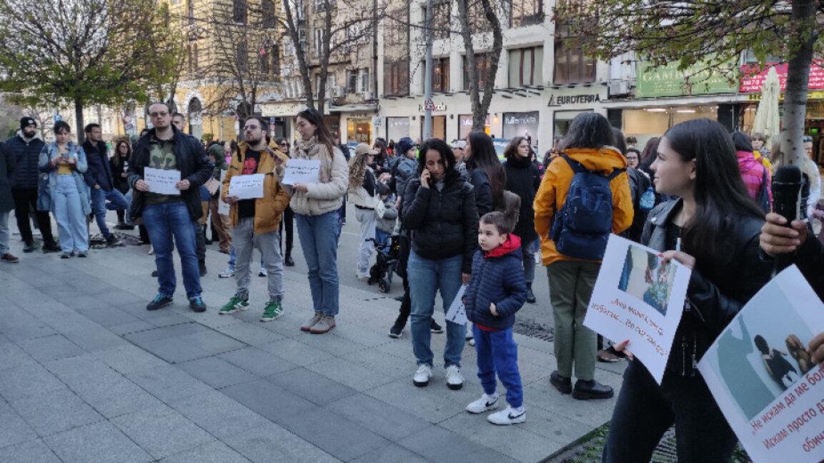 Протест в София срещу ниската присъда на насилника над 5-годишния Адриан
