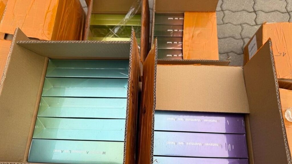 Agentes de Aduana confiscaron en Sofía una gran cantidad de vapeadores de contrabando