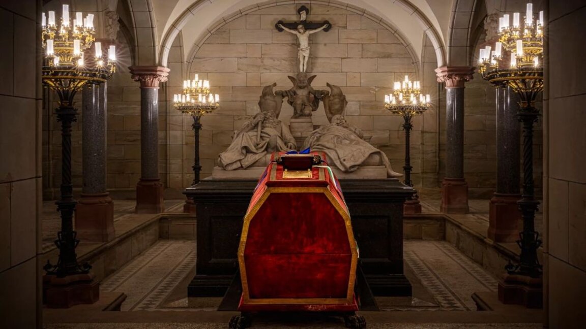 Abschied mit Gottesdienst von Zar Ferdinand I.