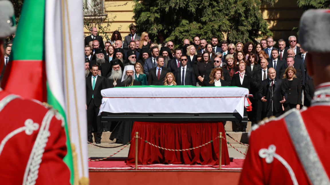 Des milliers à Sofia ont accueilli les ossements du tsar Samuel