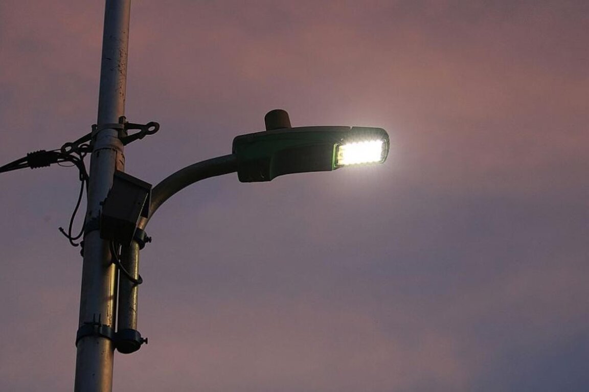 В Сопот подмениха старото улично осветление с нови LED лампи