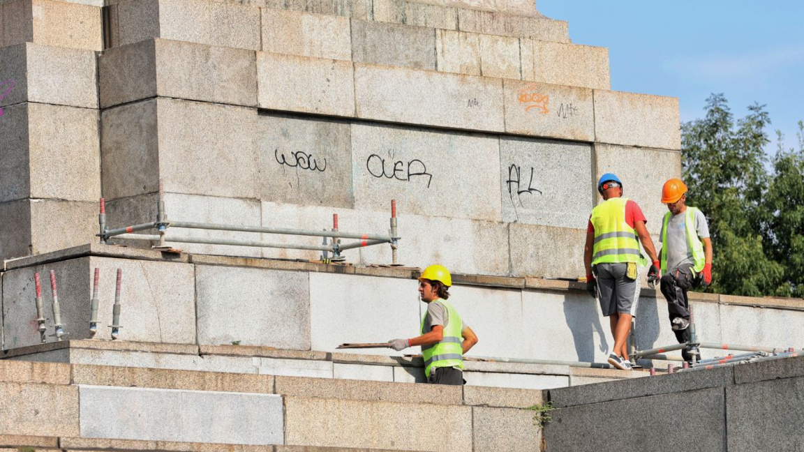 Διευκολύνεται η πρόσληψη εποχικών εργαζομένων από χώρες εκτός ΕΕ