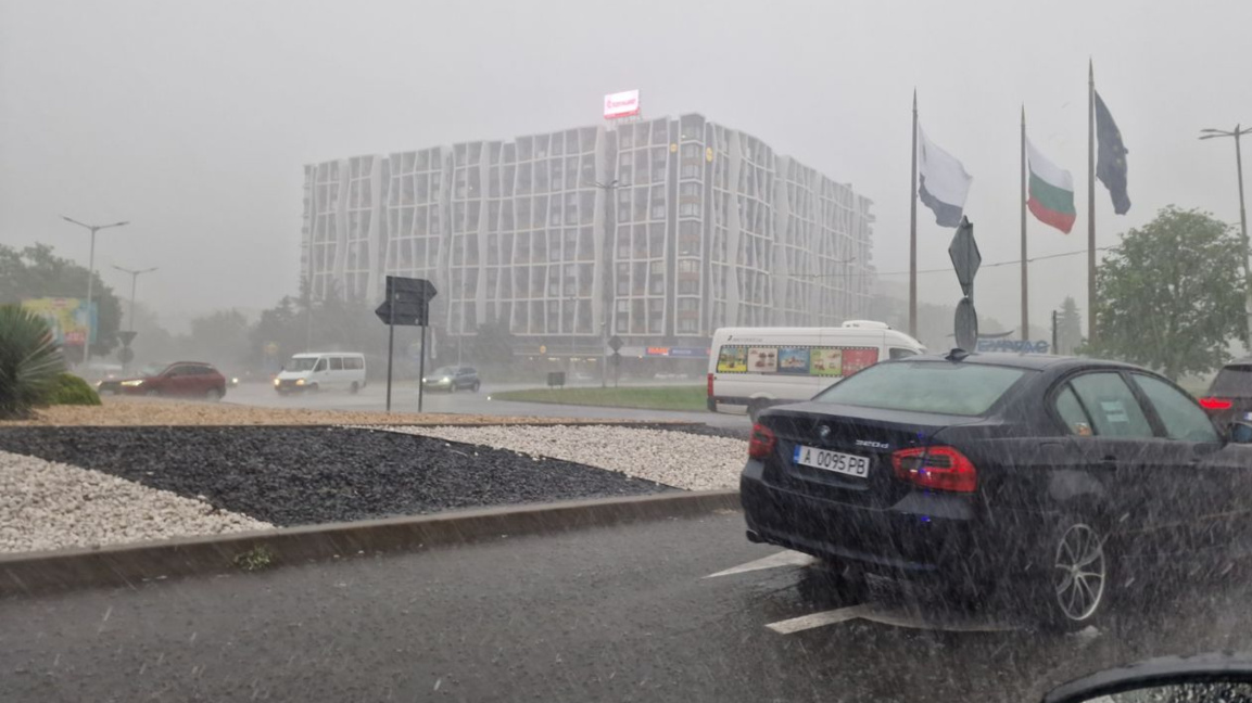 Dangerous precipitation expected in 10 regions of Bulgaria on Friday