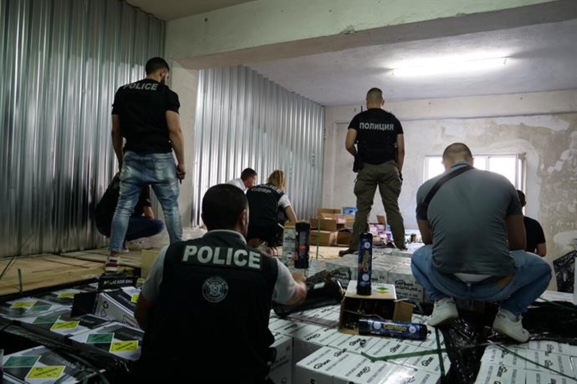 Голямо количество флакони райски газ открито при акция на Първо РПУ - София