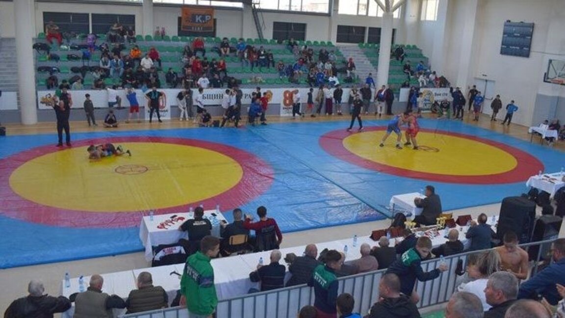 Два медала извоюваха малки борци