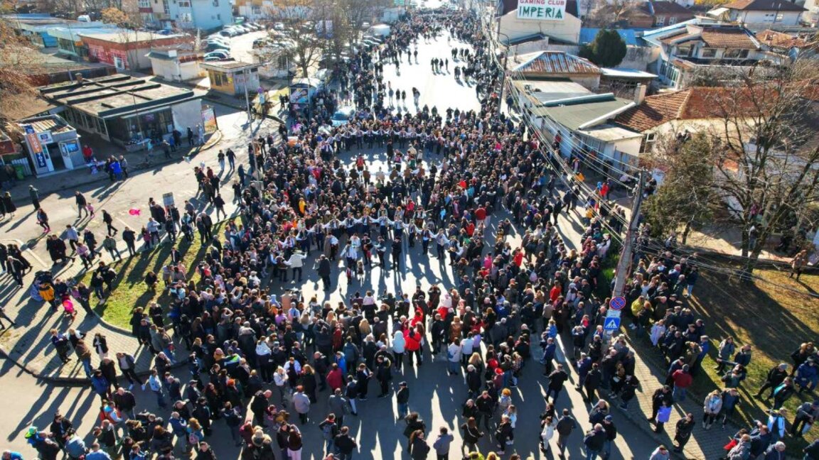 Заради коледарското дефиле на 25-ти декември временно се затварят улици в центъра и в квартал „Каргона“ в Ямбол