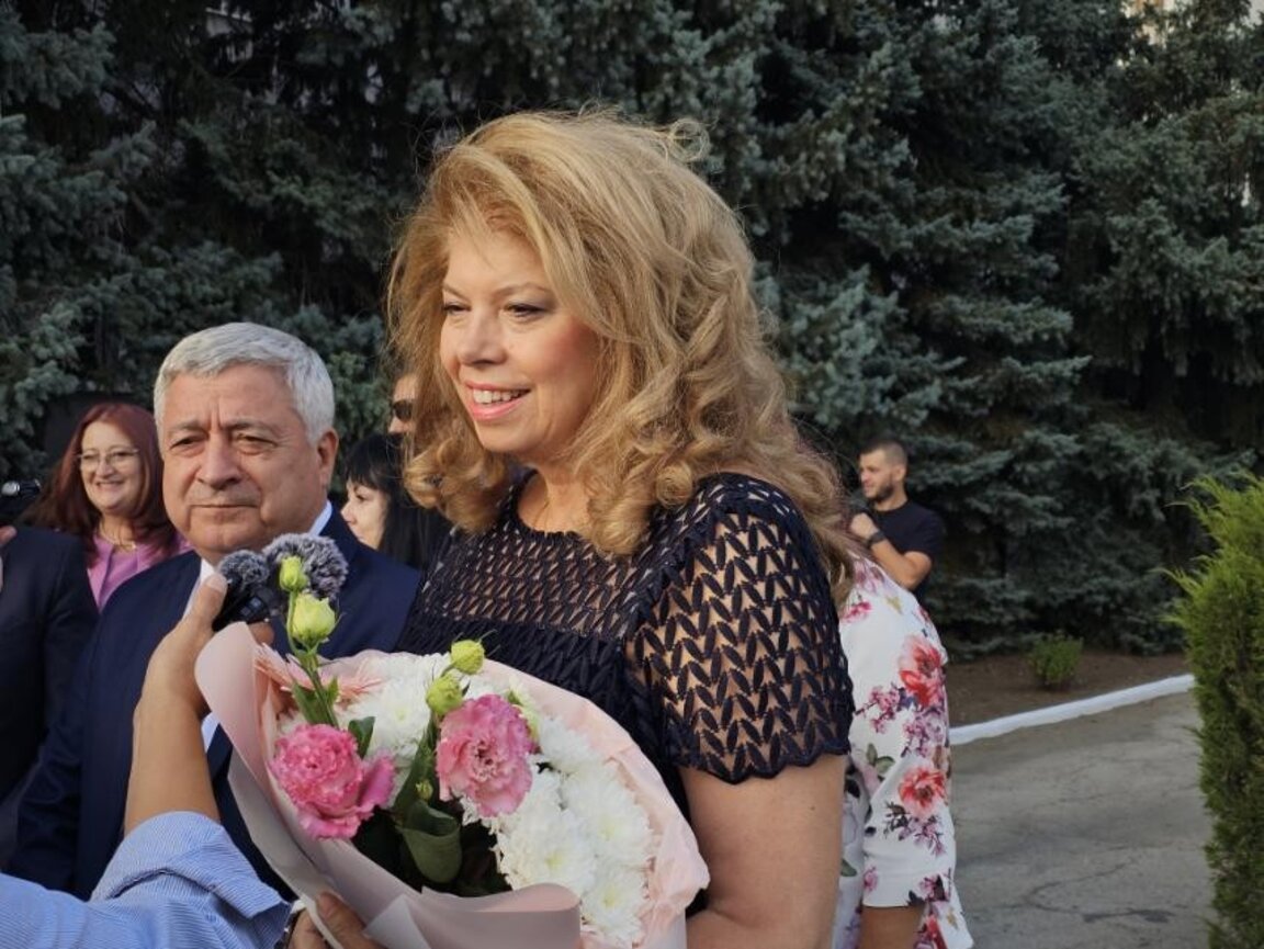 Илияна Йотова ще присъства на честването на 1160 г. от покръстването в Деултум