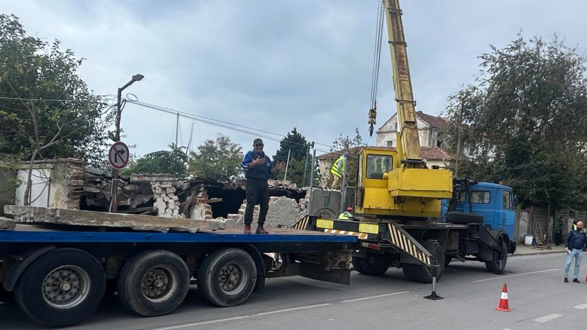 Премахната е опасната ограда на рибарското пристанище в Балчик